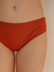 culotte menstruelle en coton biologique couleur terracotta